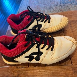 Ringor molded Pitching toe softball cleats